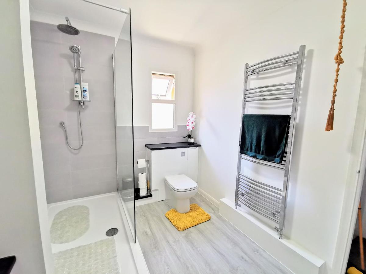 2 Bed W/ Private Parking Close To Town Centre * Huntingdon